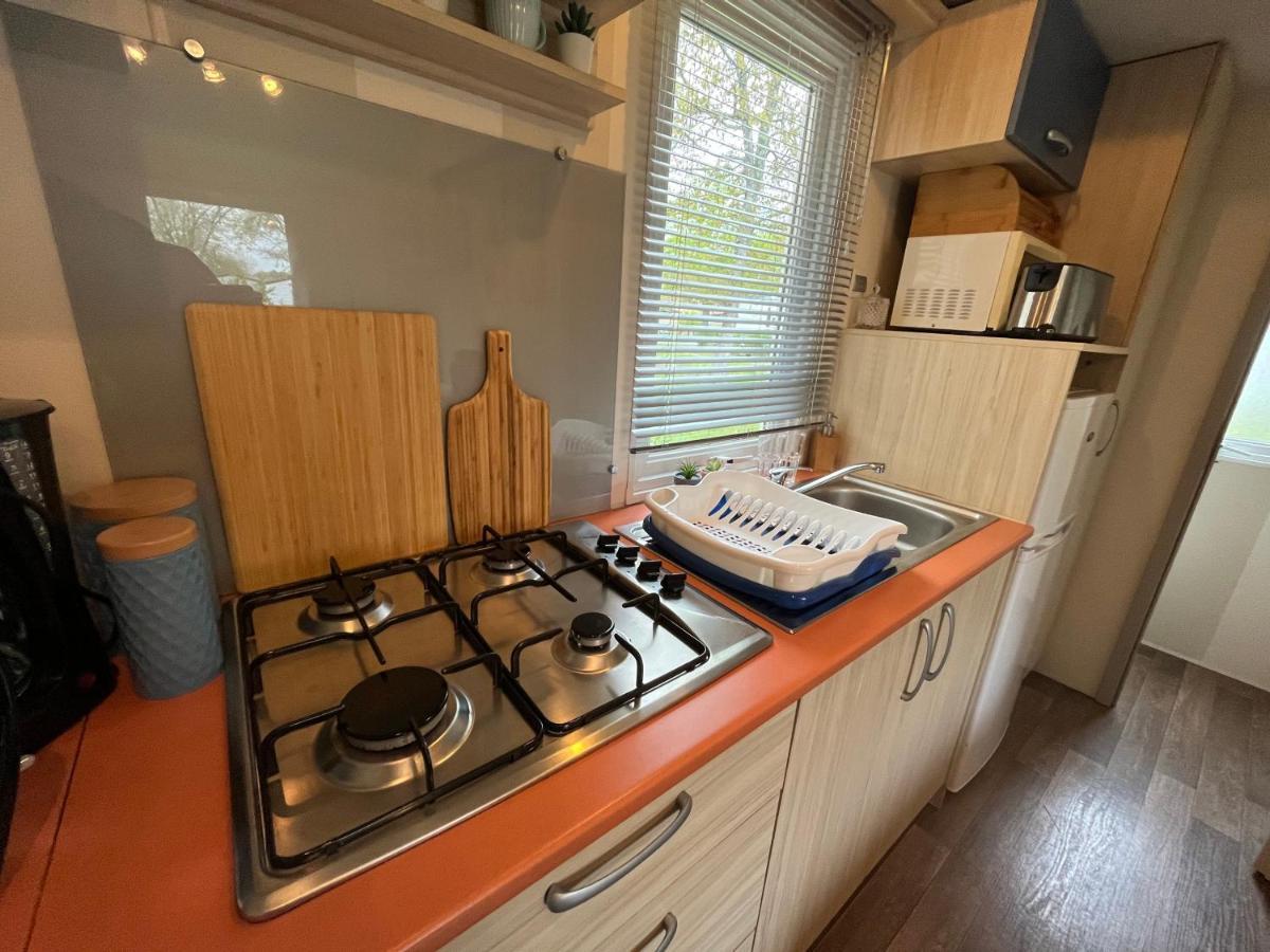 Mobil-Home Climatise Avec Piscine Aureilhan  Bagian luar foto